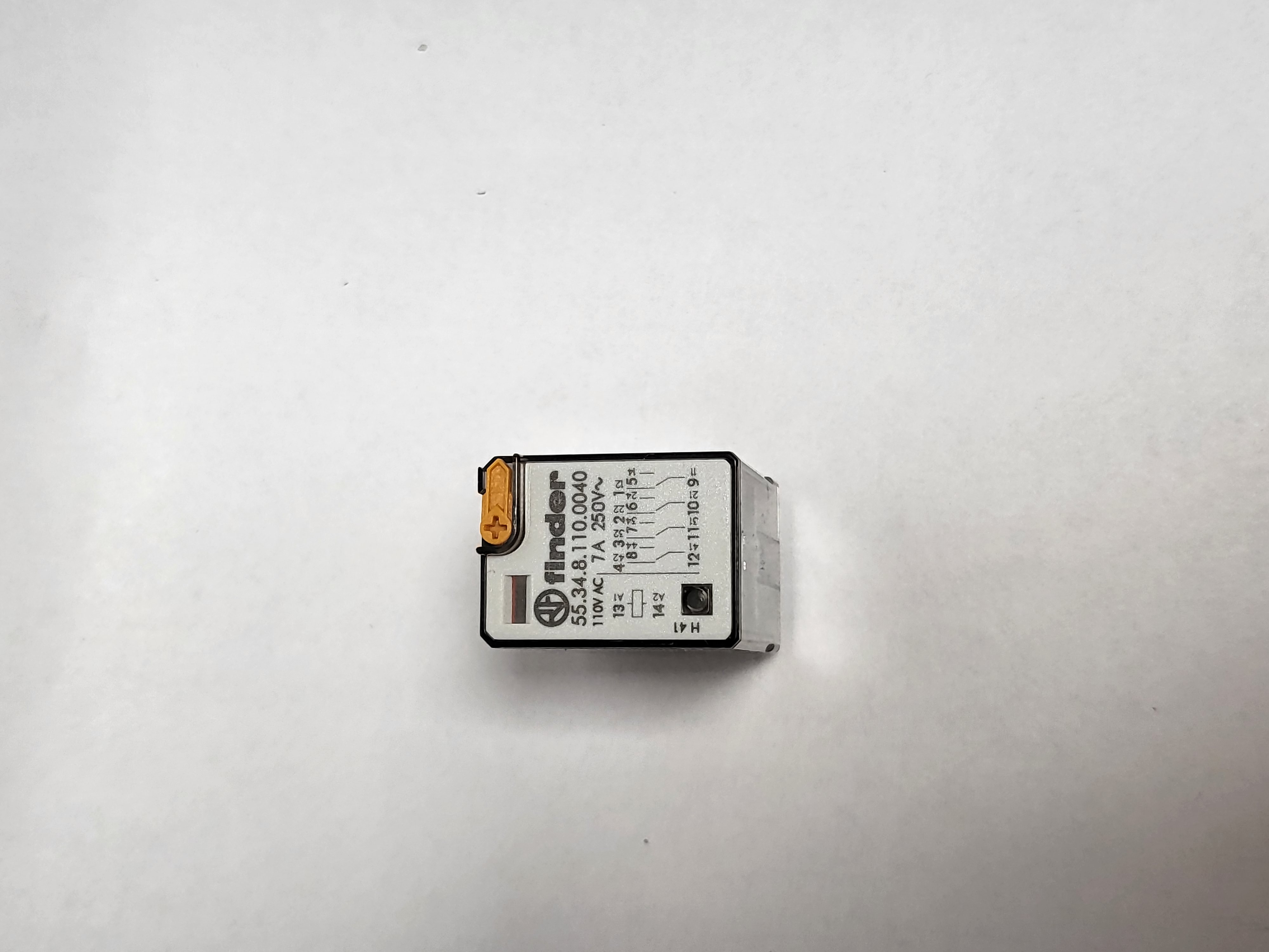 Relais 110V, Serie 55, 4 Wechsler Handbet.